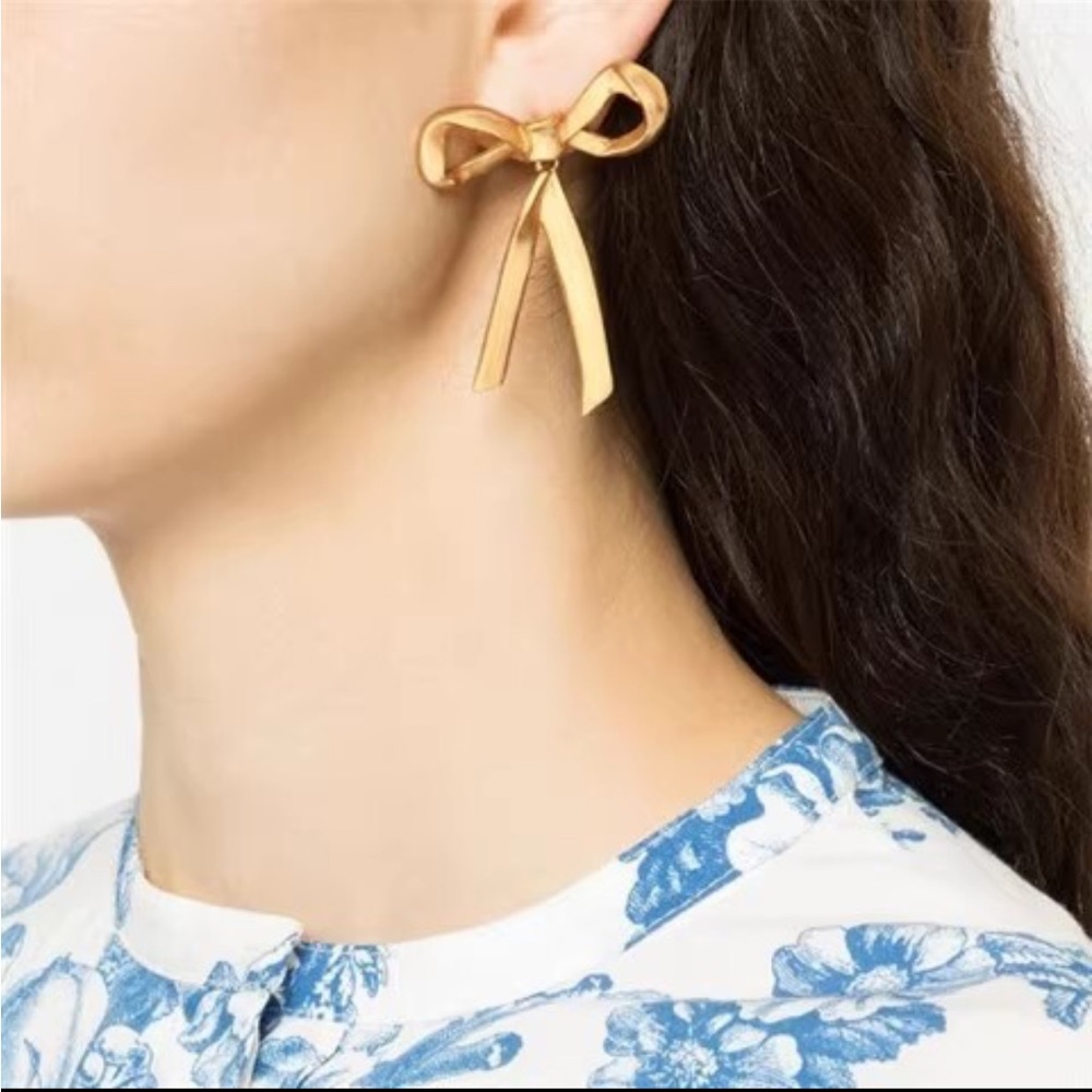 OSCAR DE LA RENTA • Simply Elegant Sculpted Mobile Vintage Bow Earrings - Picture 6 of 12